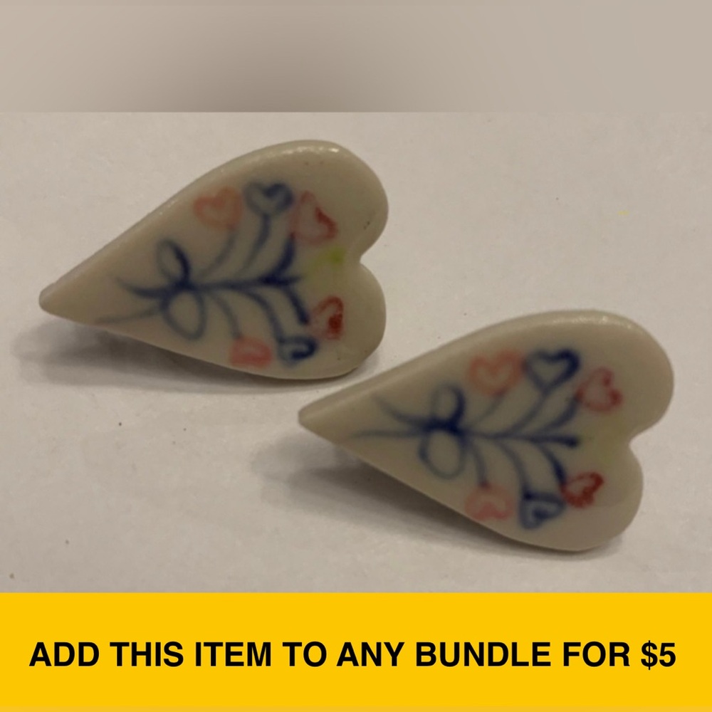 #J1018 - Vintage Clip-on CottageCore Painted Heart Boho Earrings